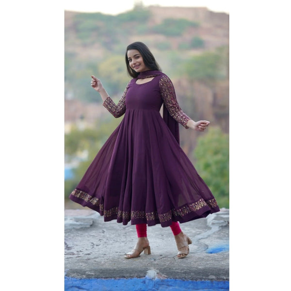 Generic Women's Georgette Embroidery 3-4th Sleeve Round Neck Kurti with Dupatta Set (Wine)