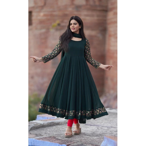 Generic Women's Georgette Embroidery 3-4th Sleeve Round Neck Kurti with Dupatta Set (Green)
